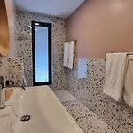 Delta House - Gama * Ζαντάρ