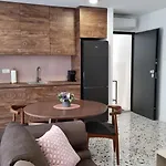Delta House - Gama Ζαντάρ