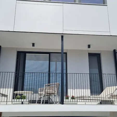 Delta House - Gama ザダル