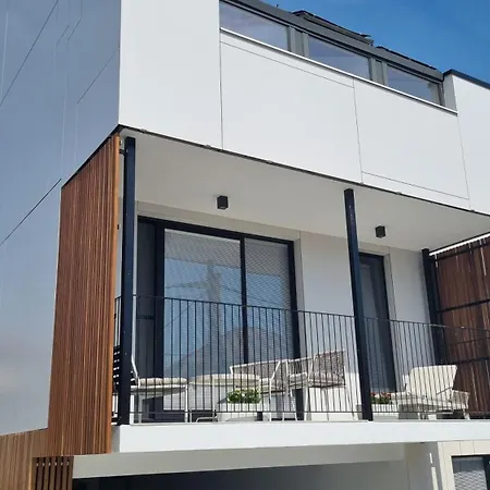 Delta House - Gama Appartement *