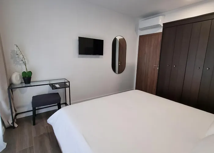 Delta House - Gama * زادار